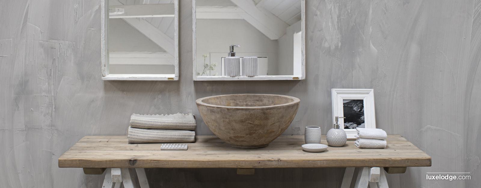 Luxelodge > Bathrrom ceramics, iron objects and bathroom furniture 