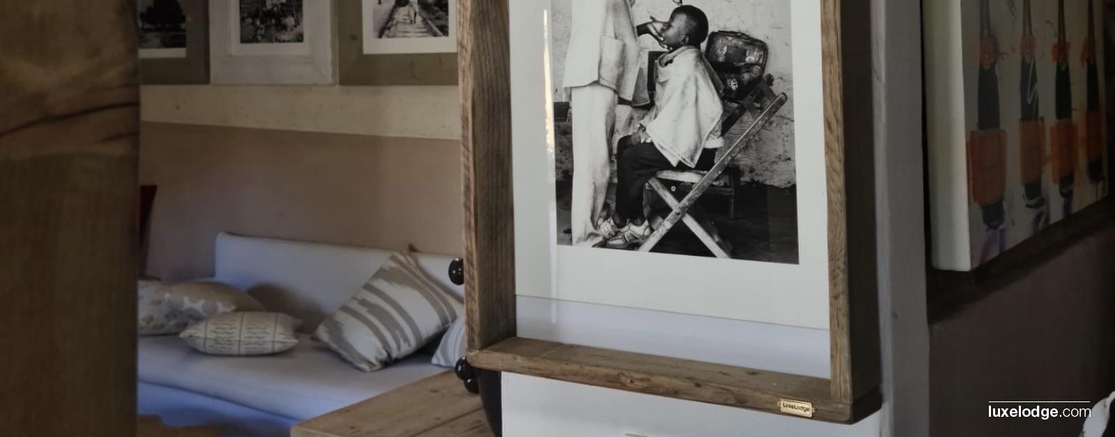 Luxelodge > Old wooden picture frames and mirrors 